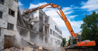 Промышленный демонтаж зданий Тобольск, цена от 2980 руб.
